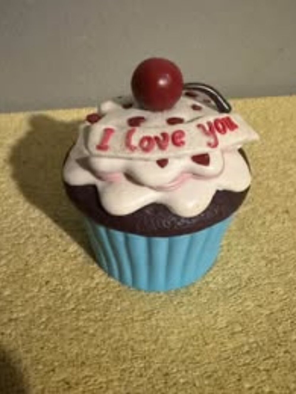 Ganz ceramic cupcake trinket box - "I Love You"